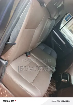 Toyota Hilux 2019 Black