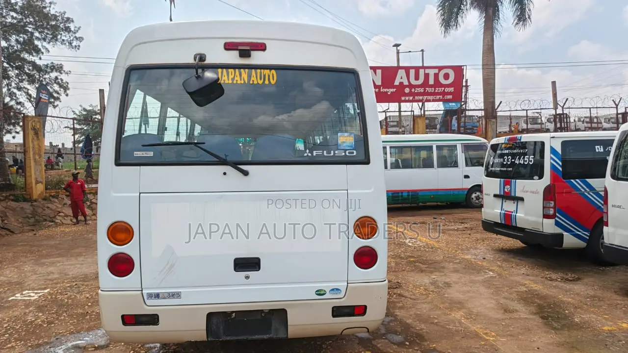 Mitsubishi Fuso Rosa 2014 White