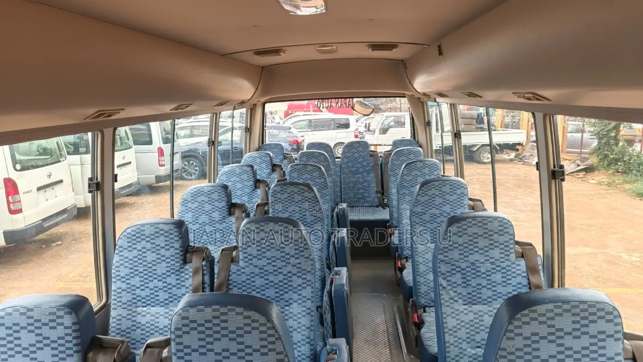 Mitsubishi Fuso Rosa 2014 White