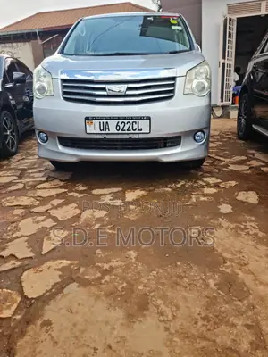 Toyota Noah 2010 Silver