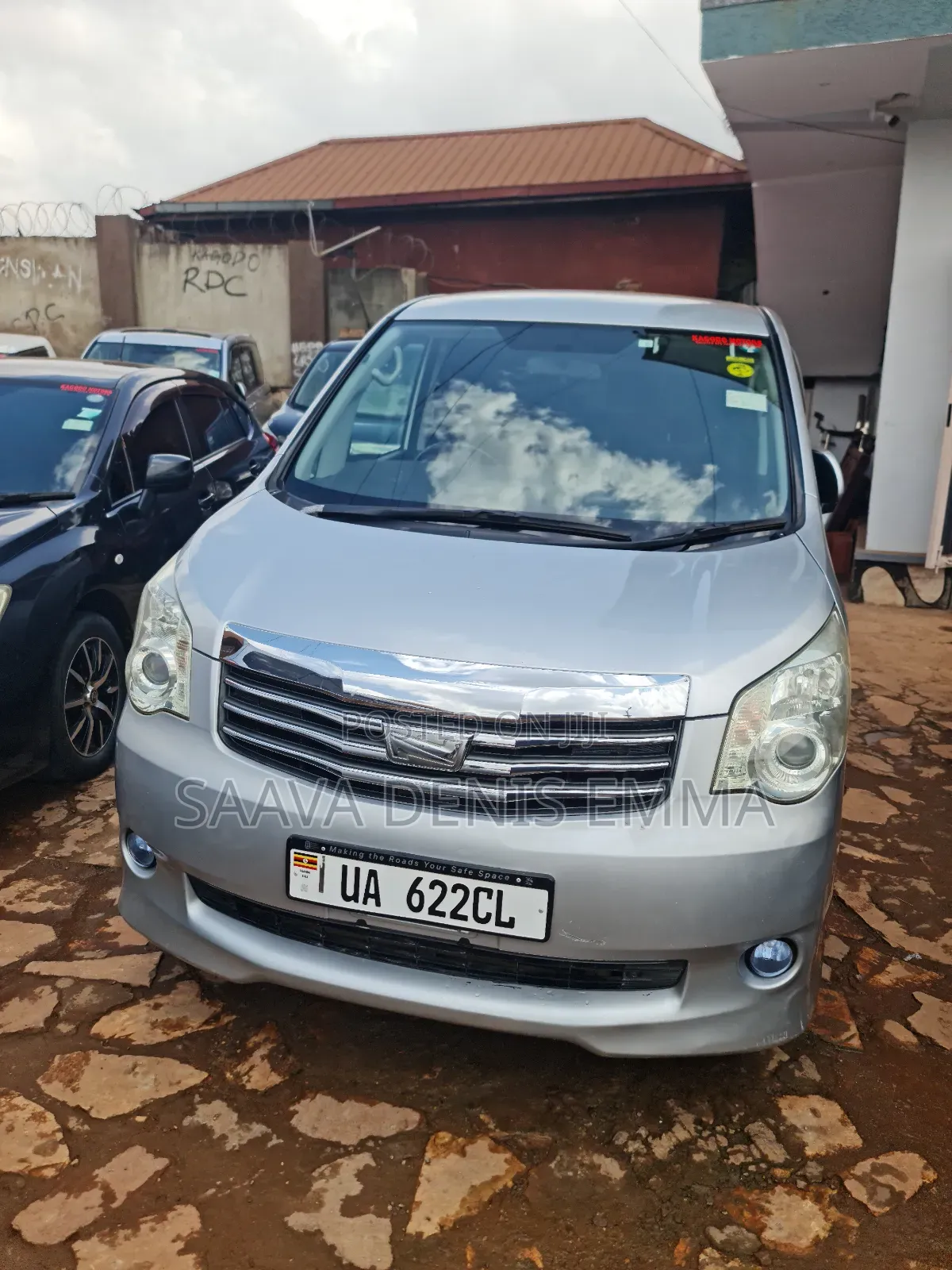 Toyota Noah 2010 Silver