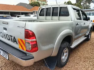 Toyota Hilux 2014 Silver