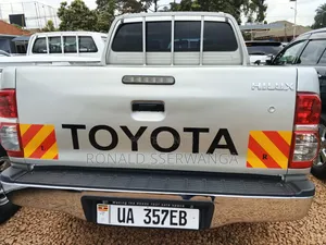 Toyota Hilux 2014 Silver