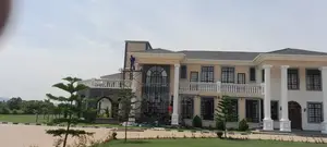 Professional Painter-Interior Exterior House Painting/Kampala All