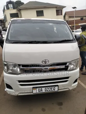 Toyota HiAce 2013 White