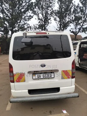 Toyota HiAce 2013 White