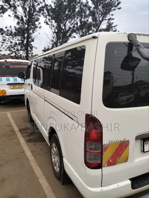 Toyota HiAce 2013 White