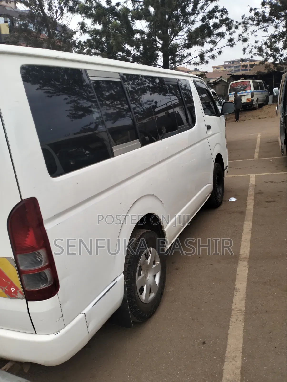 Toyota HiAce 2013 White