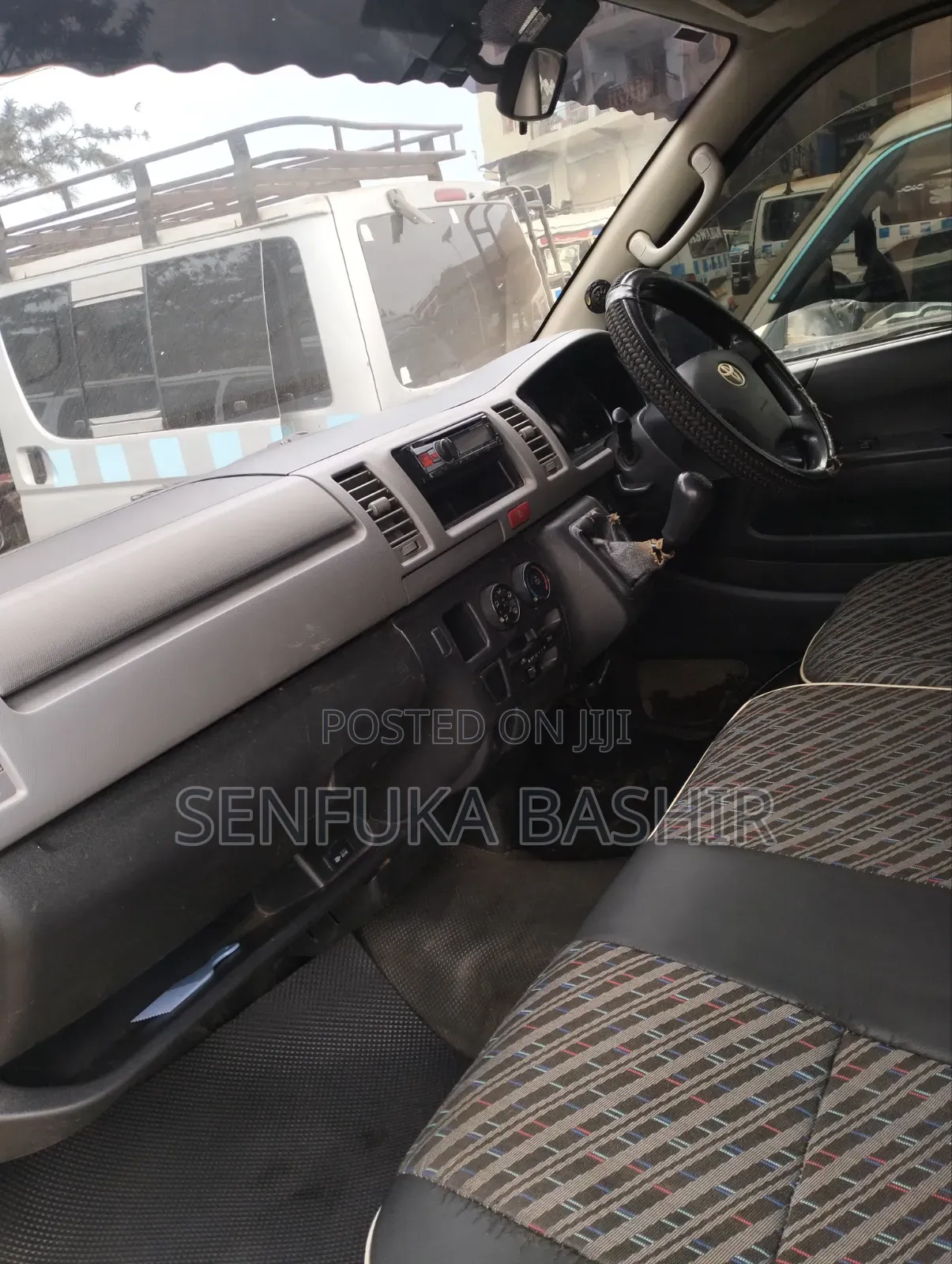 Toyota HiAce 2013 White
