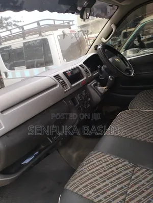 Toyota HiAce 2013 White