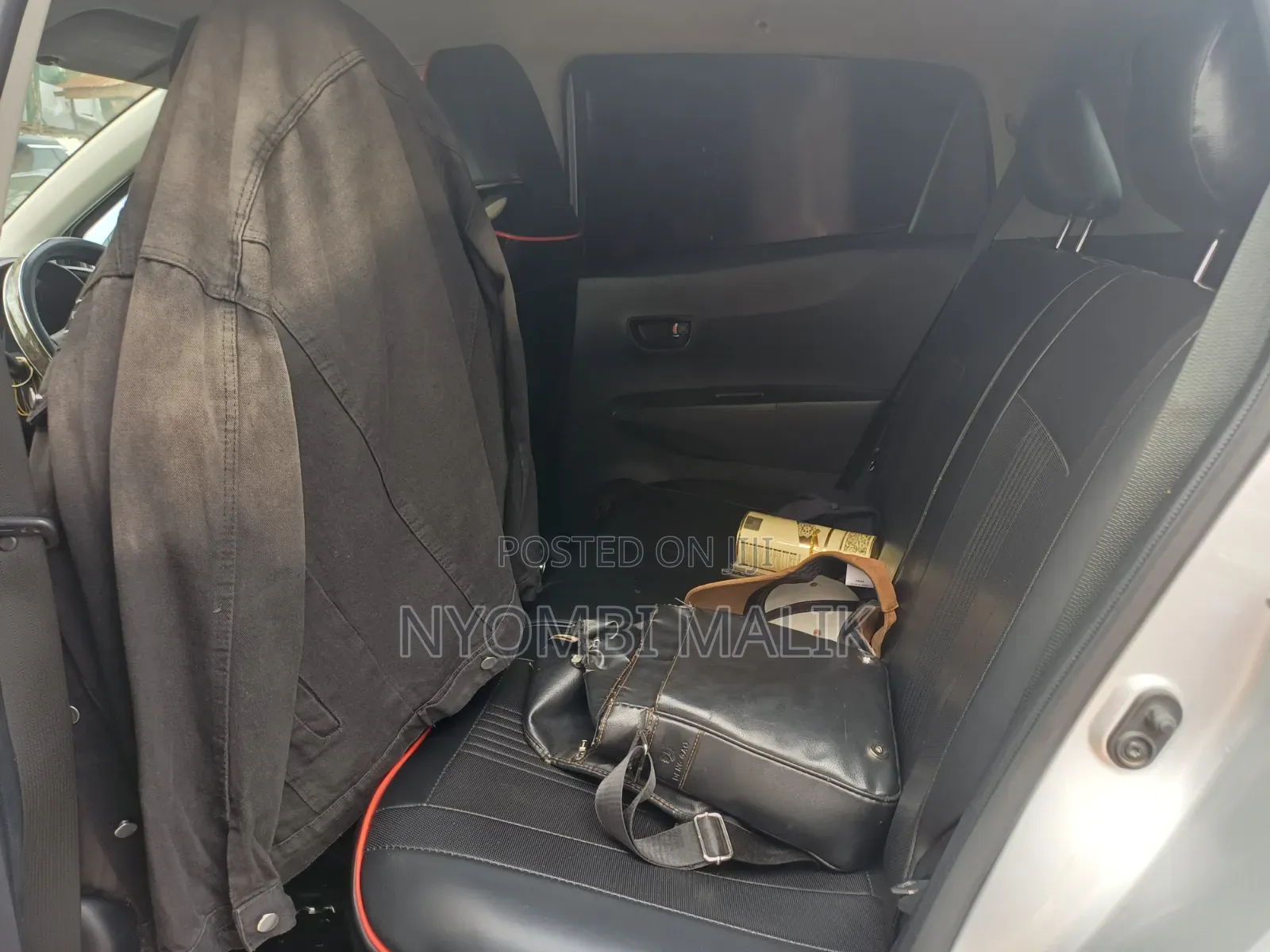 Toyota Vitz 2010 Silver