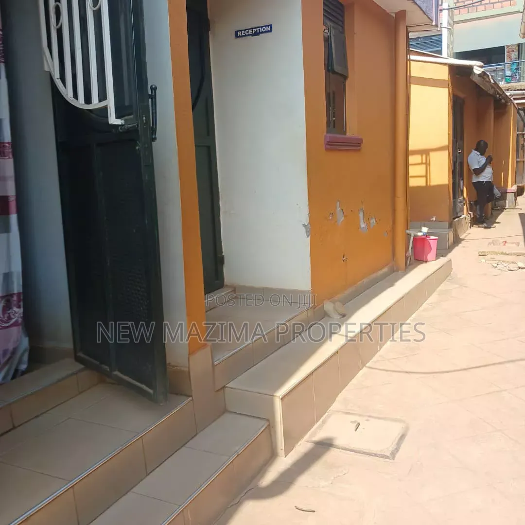 Makindye Commercial Shops With Busy Guest Self Contained Rooms Onsale