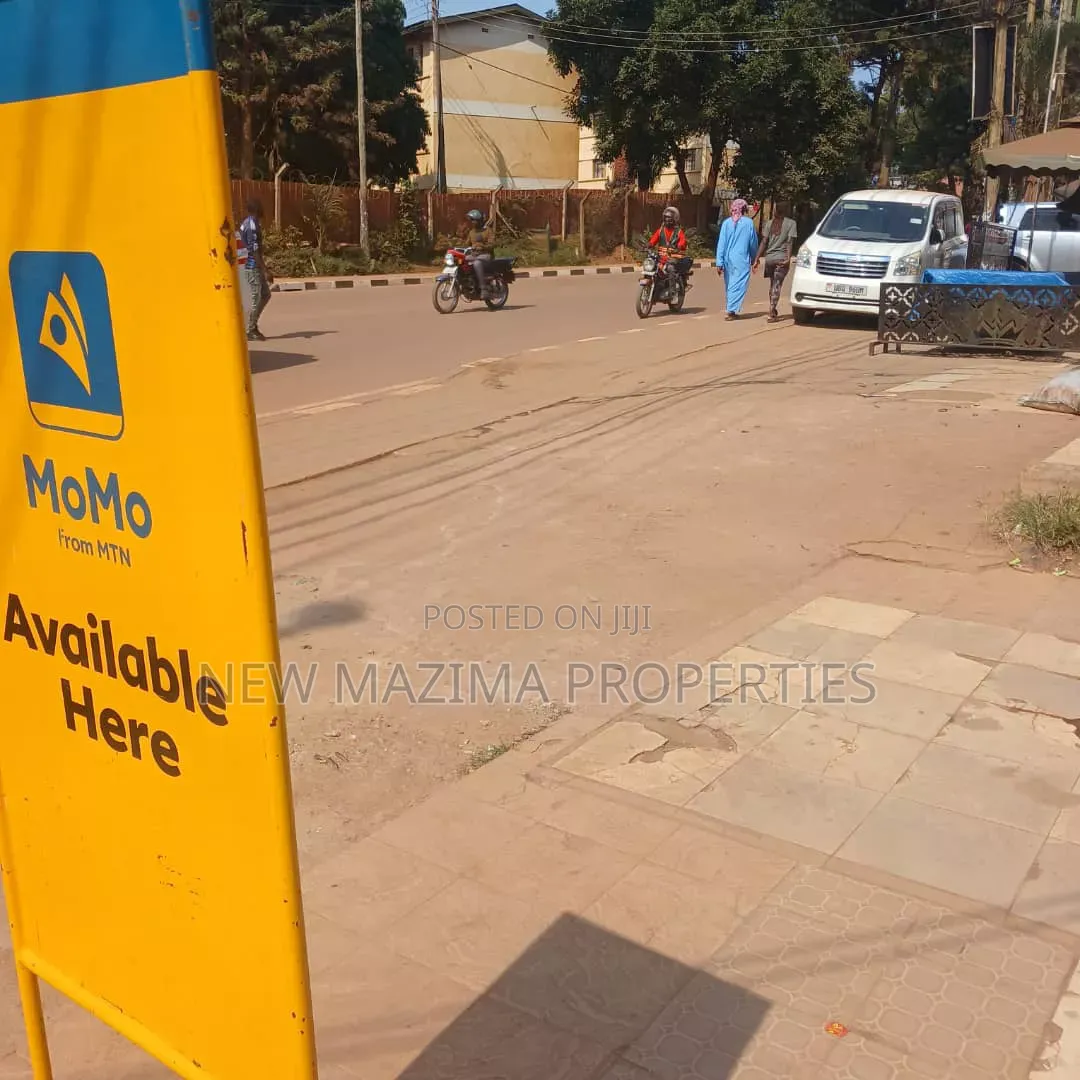 Makindye Commercial Shops With Busy Guest Self Contained Rooms Onsale
