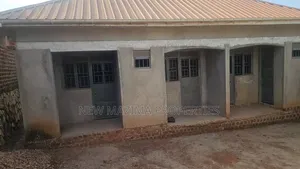 3bdrm House in Seguku Ntebe Rd, Central Division for sale