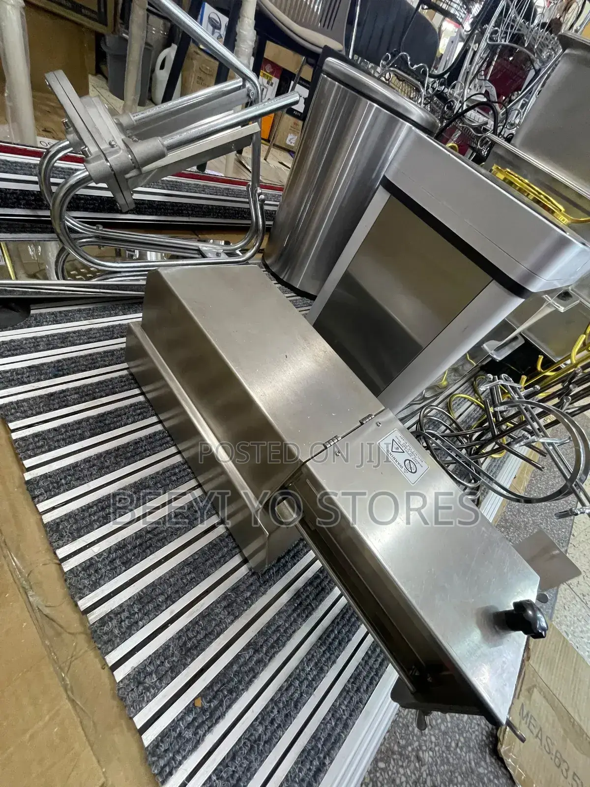 An Electric Commercial Food Preparation Machine