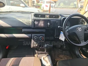 Toyota Succeed SV Premium 2016 Silver