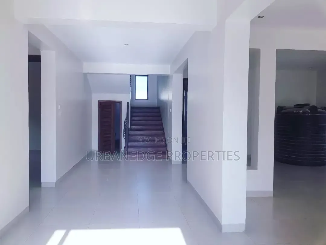 5bdrm House in Munyonyo, Central Division for rent