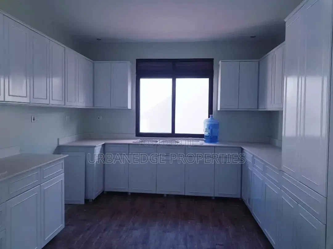 5bdrm House in Munyonyo, Central Division for rent