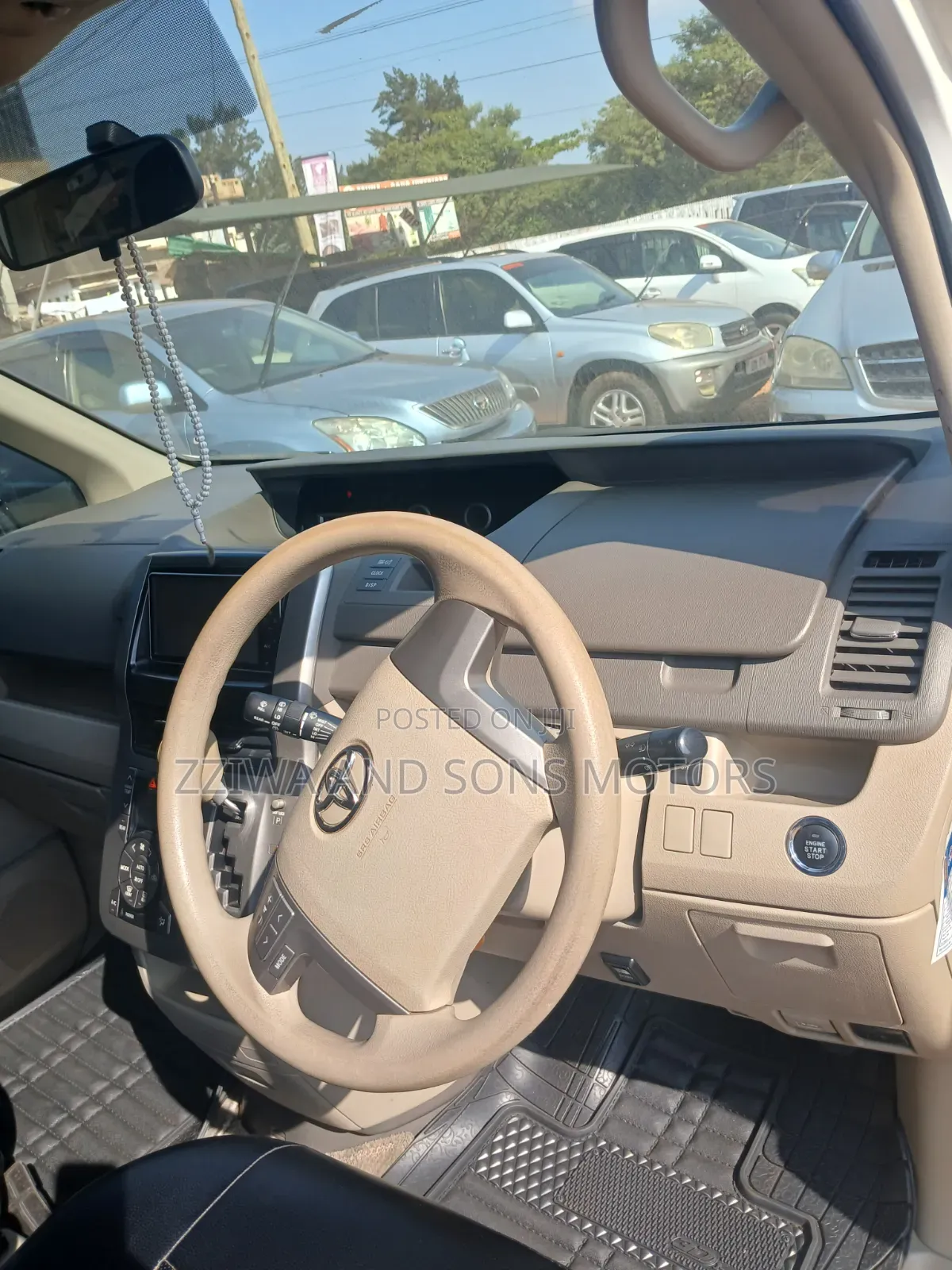 Toyota Noah 2011 White