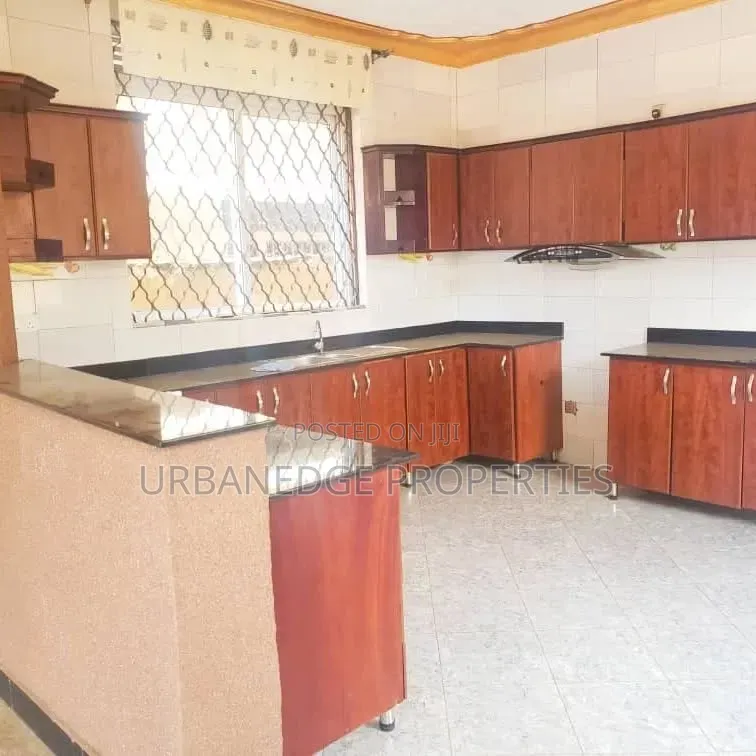 4bdrm House in Muyenga Bukasa, Central Division for rent