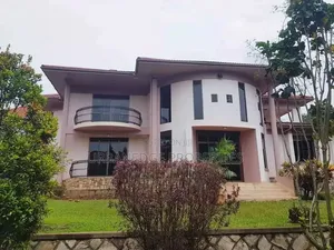 5bdrm Mansion in Bunga, Central Division for rent