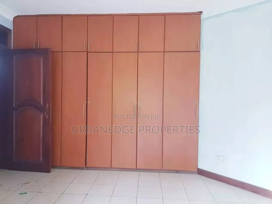 5bdrm Mansion in Bunga, Central Division for rent