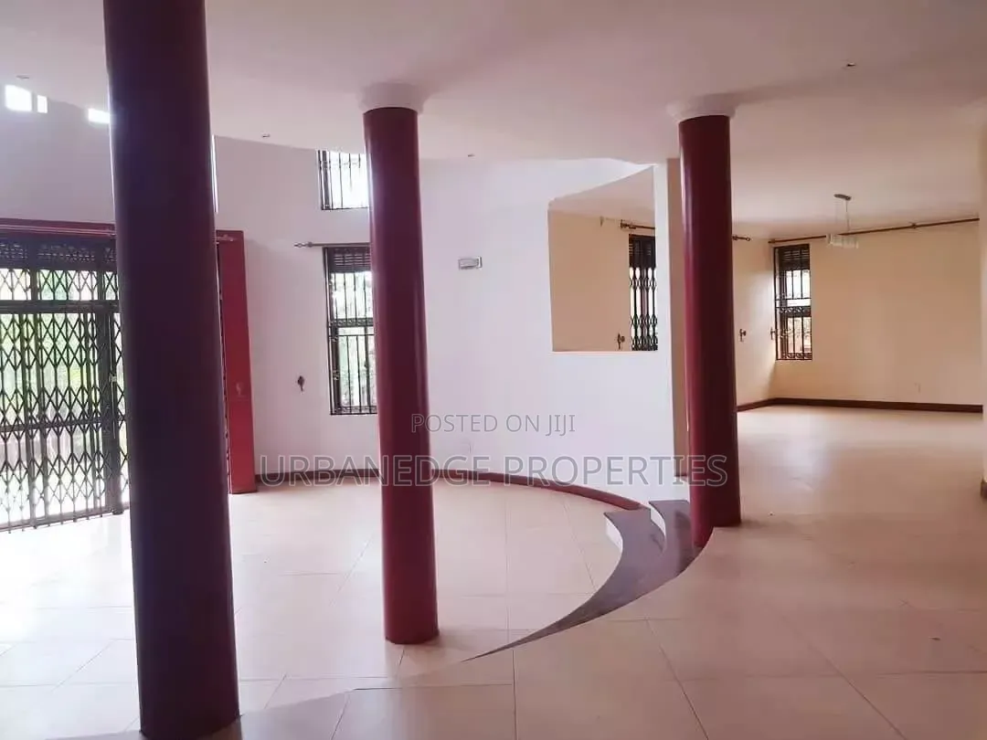 5bdrm Mansion in Bunga, Central Division for rent