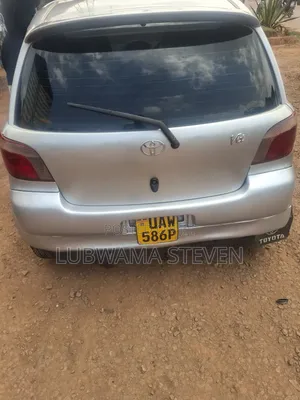 Toyota Vitz 2002 Silver