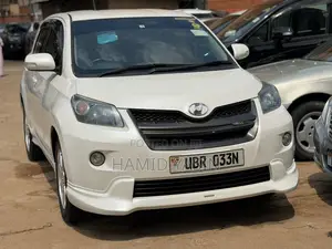 Toyota IST 2011 White
