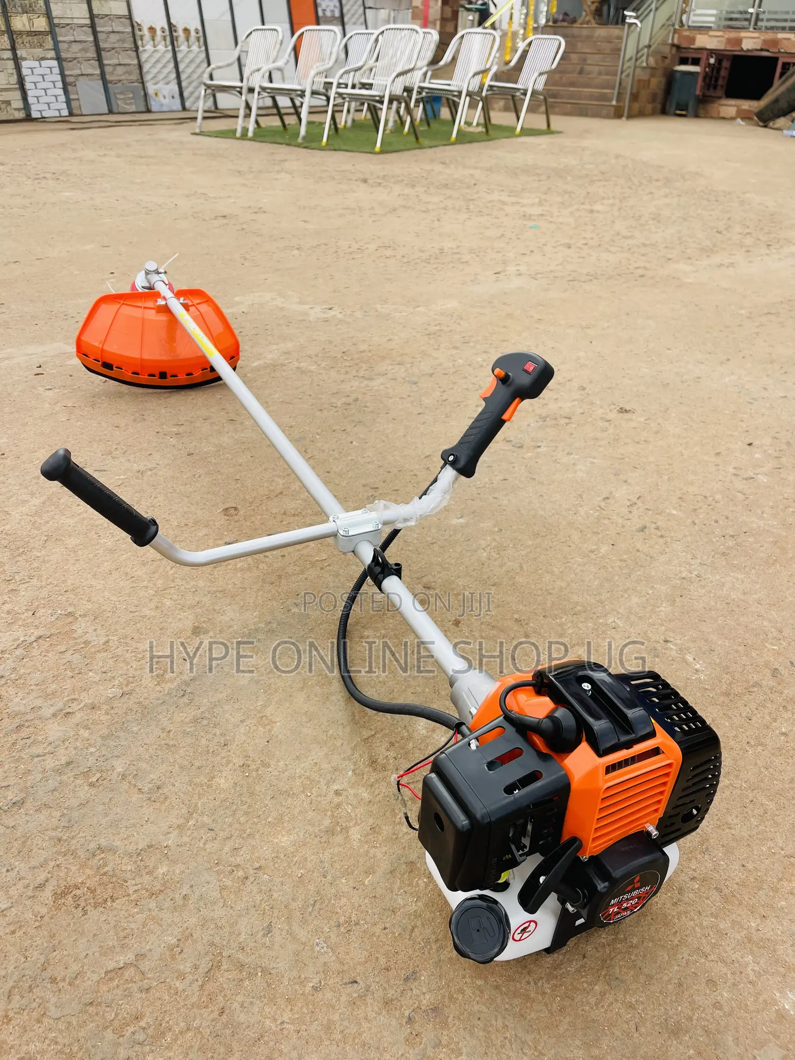 Brandnew 2shape Blades Fuel Grass Cutter/Slasher With 3years Warranty