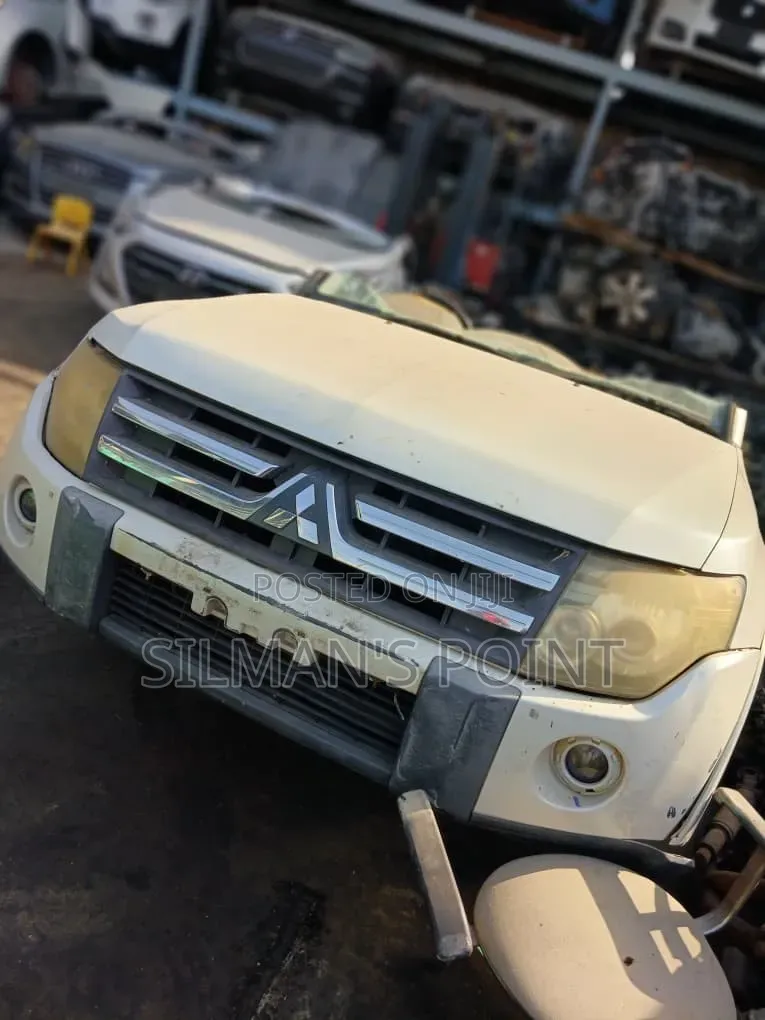 Mitsubishi Pajero New Shape Half Cut
