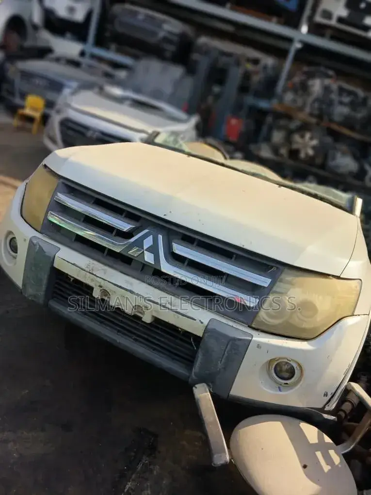Mitsubishi Pajero New Shape Half Cut