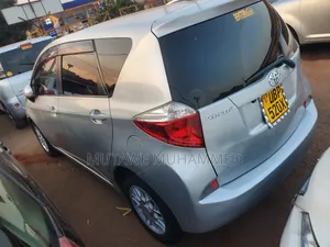 Toyota Ractis 2012 Silver