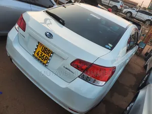 Subaru Legacy 2010 Silver