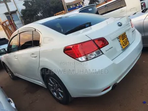 Subaru Legacy 2010 Silver