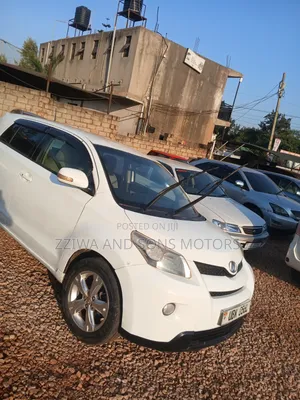 Toyota IST 2009 White