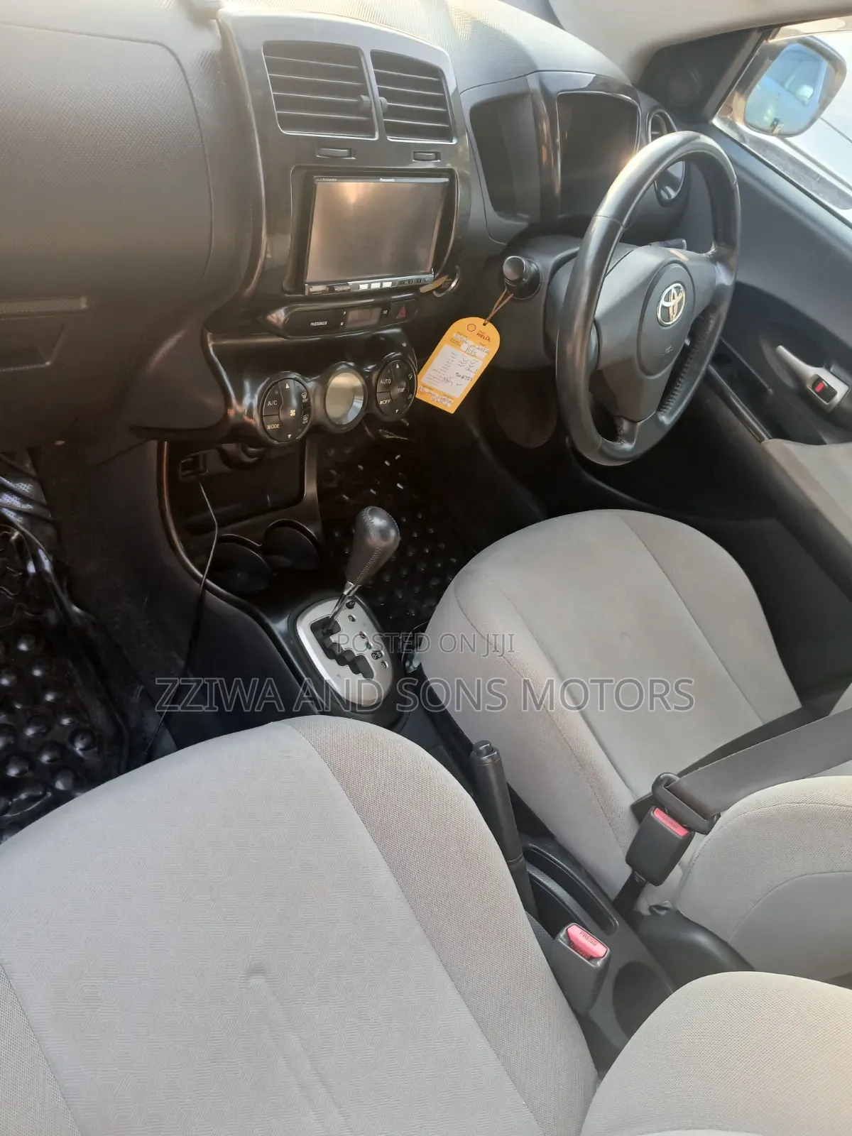 Toyota IST 2009 White