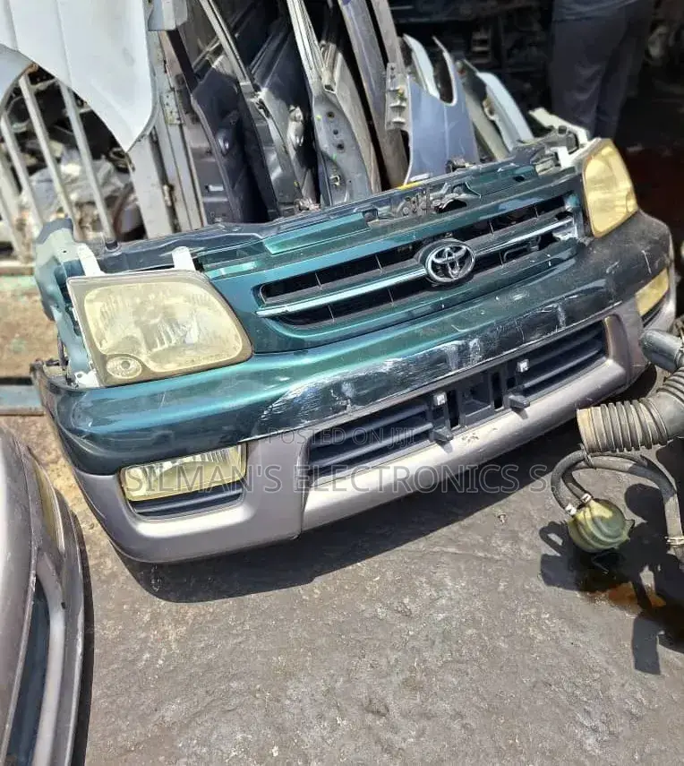 Toyota Noah Super Nose Cut
