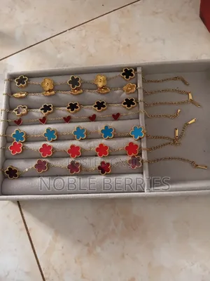 Clover Lucky Vc Style Flower Bracelets