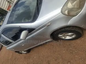 Toyota Vitz 2002 Silver