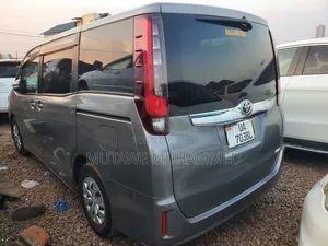 Toyota Noah 2015 Gray
