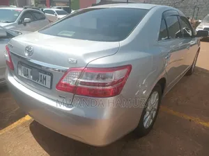 Toyota Premio 2010 Silver