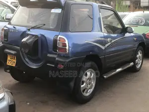 Toyota RAV4 1999 Blue