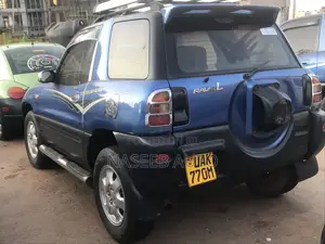 Toyota RAV4 1999 Blue