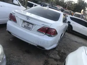 Toyota Crown Majesta 2014 White