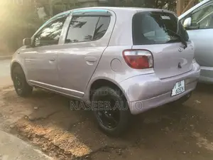 Toyota Vitz 2001 Gray
