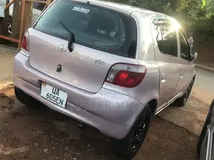 Toyota Vitz 2001 Gray
