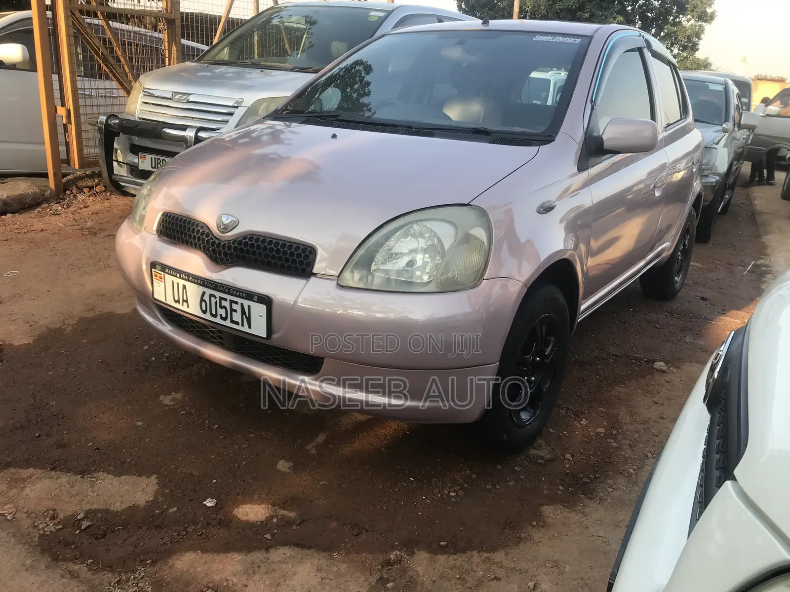 Toyota Vitz 2001 Gray