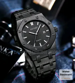 Luxurious Golden Dial and Case With a Silicone Strap,