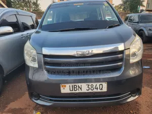 Toyota Noah 2010 Gray